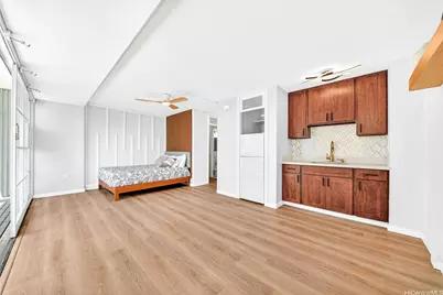 445 Kaiolu St #401, Honolulu, HI 96815