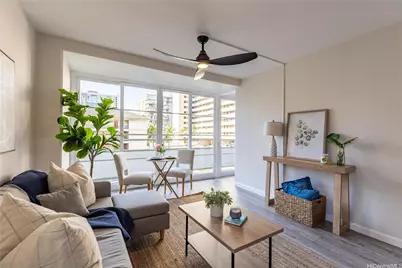 445 Kaiolu St #604, Honolulu, HI 96815